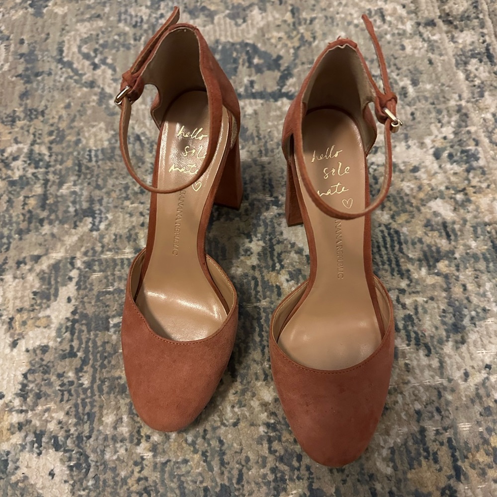 Banana Republic pink platform heels